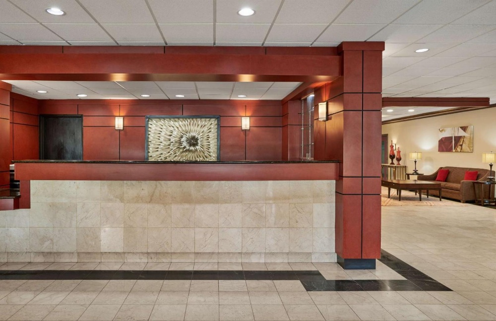 Best Western Plus Milwaukee Airport Hotel & Conference Center Main image