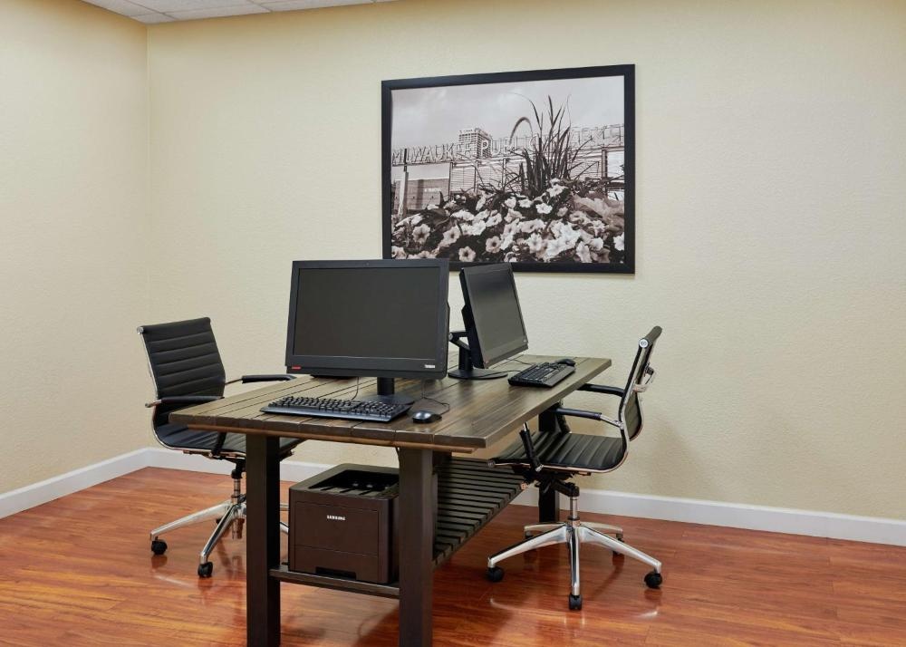 Best Western Plus Milwaukee Airport Hotel & Conference Center